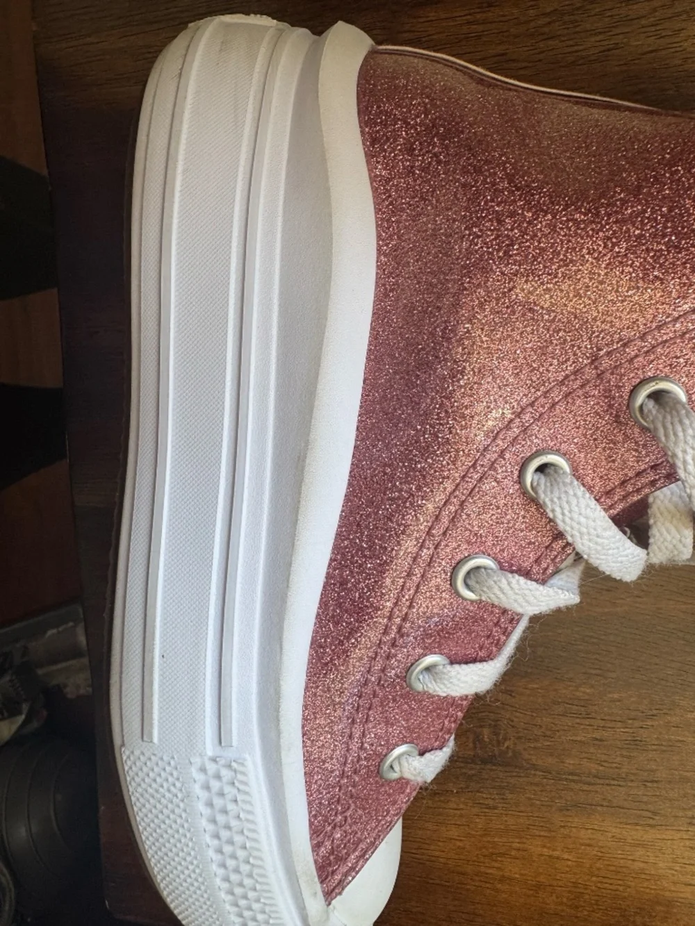 Converse Girls All Star Hightops Size 1, Pink Sparkle Gently Used